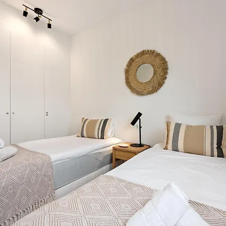 Sea Views Homestay *