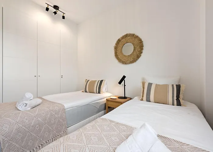 Sea Views Apartment *