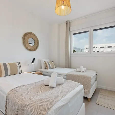 Sea Views * Εστεπόνα