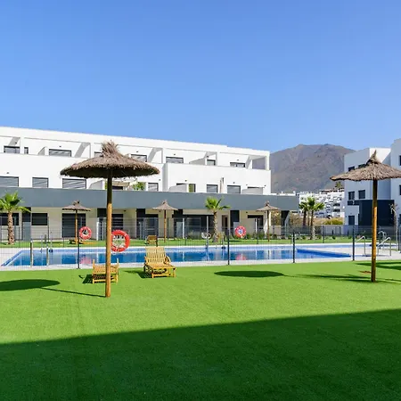 Sea Views Апартаменты